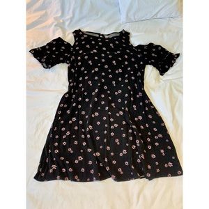 Xhilaration navy floral dress, Size Lg. GUC Smoke free home